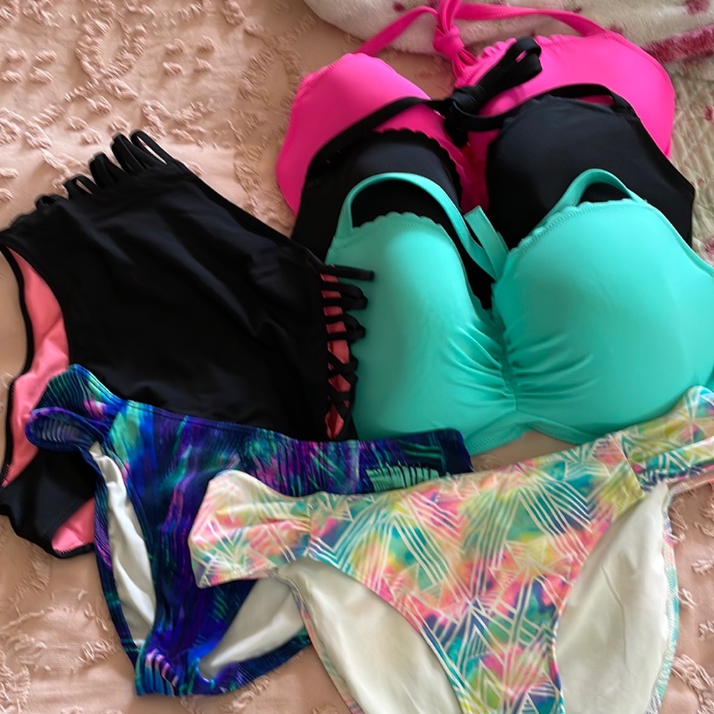 Victoria’s Secret bikini bundle